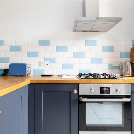Altido Glamorous 2-Bed Flat Near Edinburgh Castle Exterior foto