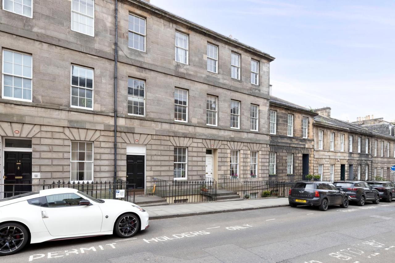Altido Glamorous 2-Bed Flat Near Edinburgh Castle Exterior foto