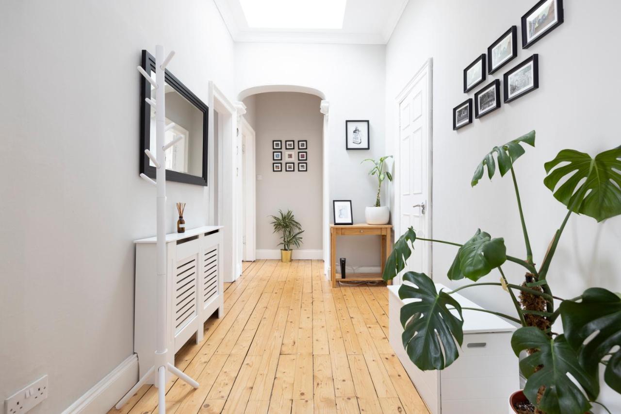 Altido Glamorous 2-Bed Flat Near Edinburgh Castle Exterior foto