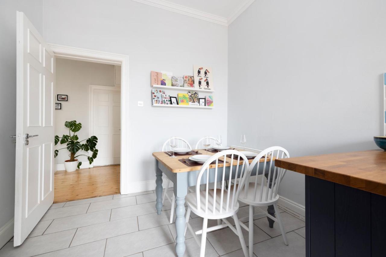 Altido Glamorous 2-Bed Flat Near Edinburgh Castle Exterior foto