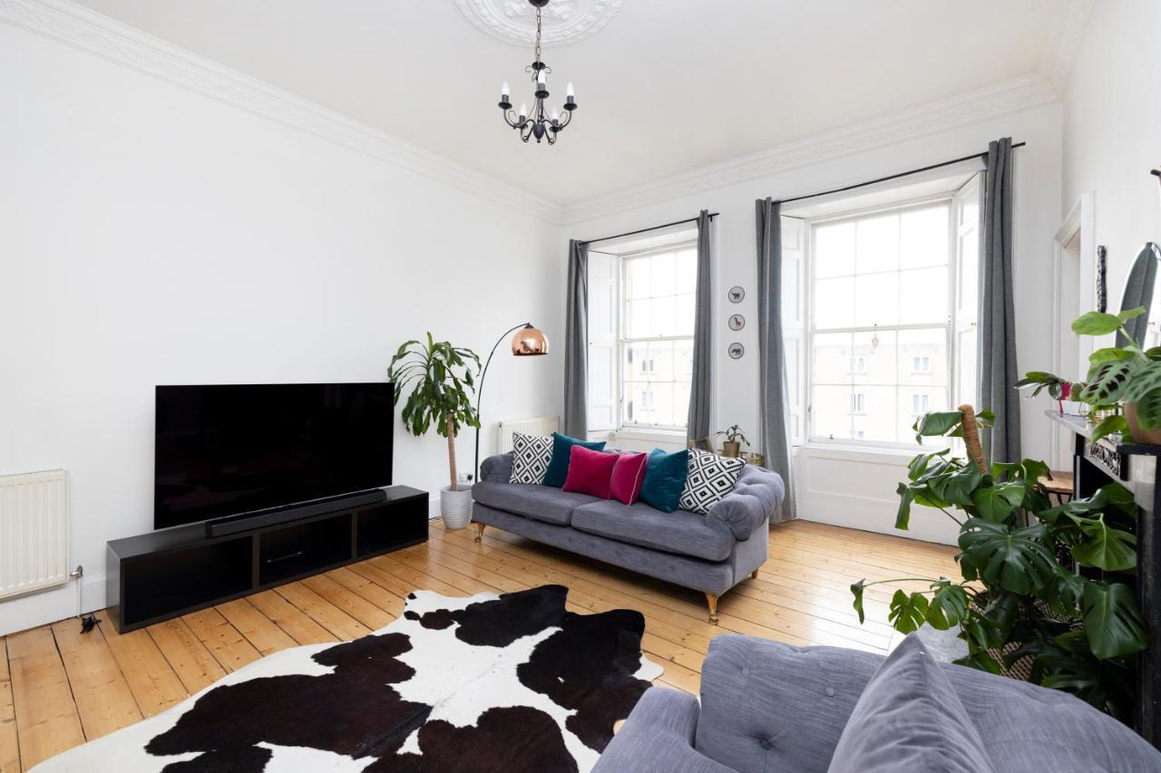Altido Glamorous 2-Bed Flat Near Edinburgh Castle Exterior foto